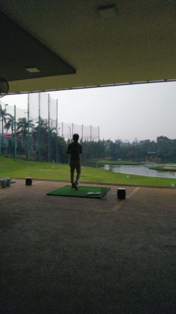 Berapa Tarif Bermain Golf di Pondok Indah Jakarta Selatan ?