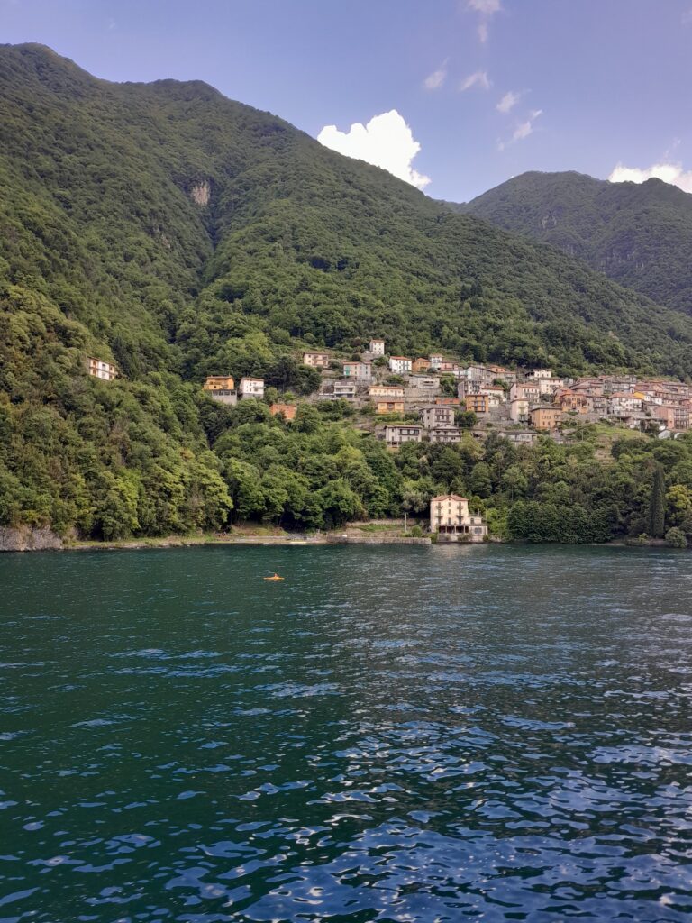 Pengalaman Solo Travelling ke Lake Como Italia